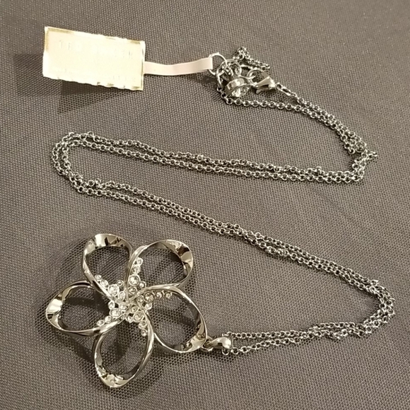 💕TED BAKER💕 Bedelie Crystal Blossom Pendant Necklace Silver NWT - Picture 8 of 10